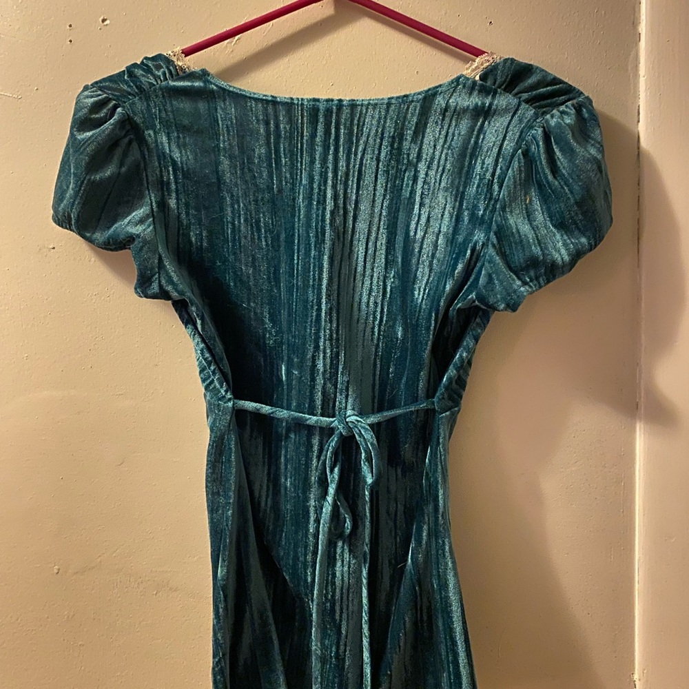 BLUE VELVET TOP